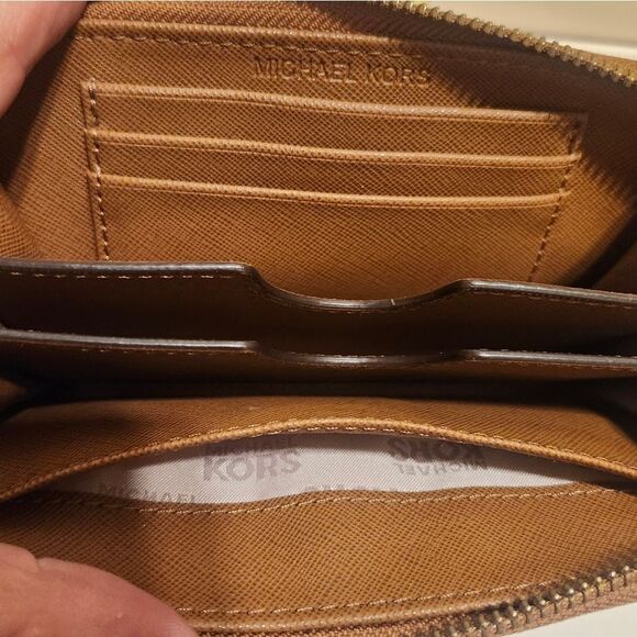Michael Kors Brown Leather "Jet Set" Zip Around Wristlet Wallet Ret.$135 - Picture 7 of 8